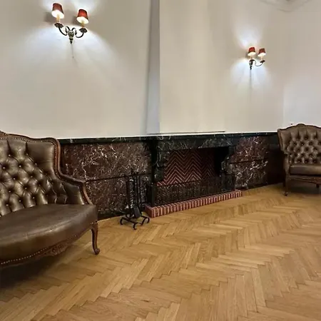 Apartment 86