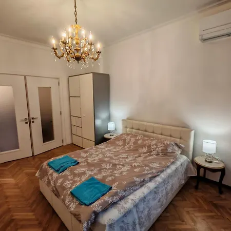 Apartment 86 *