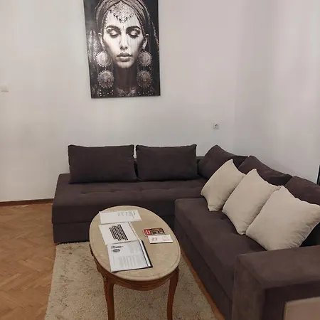 86 Apartment *